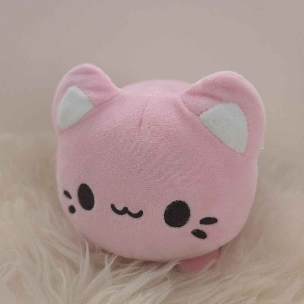 Tasty Peach Studios Aurora World Strawberry Meowchi Plush Toy - Picture 1 of 12